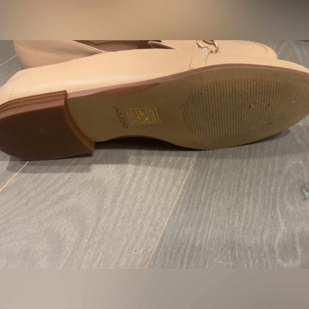 New Aldo Women's Beige Loafers with Gold Accents - Picture 2 of 4